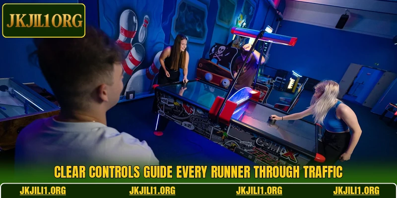 Clear controls guide every runner through traffic Clear controls guide every runner through traffic